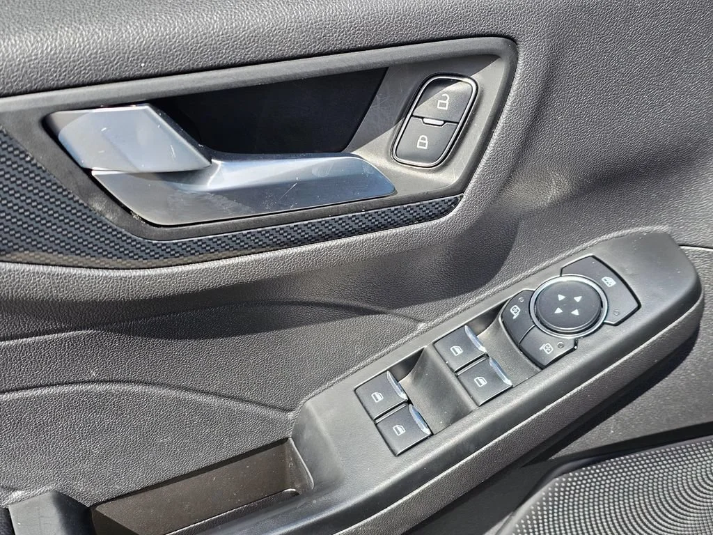 Used 2025  Ford ST-Line Select image 21
