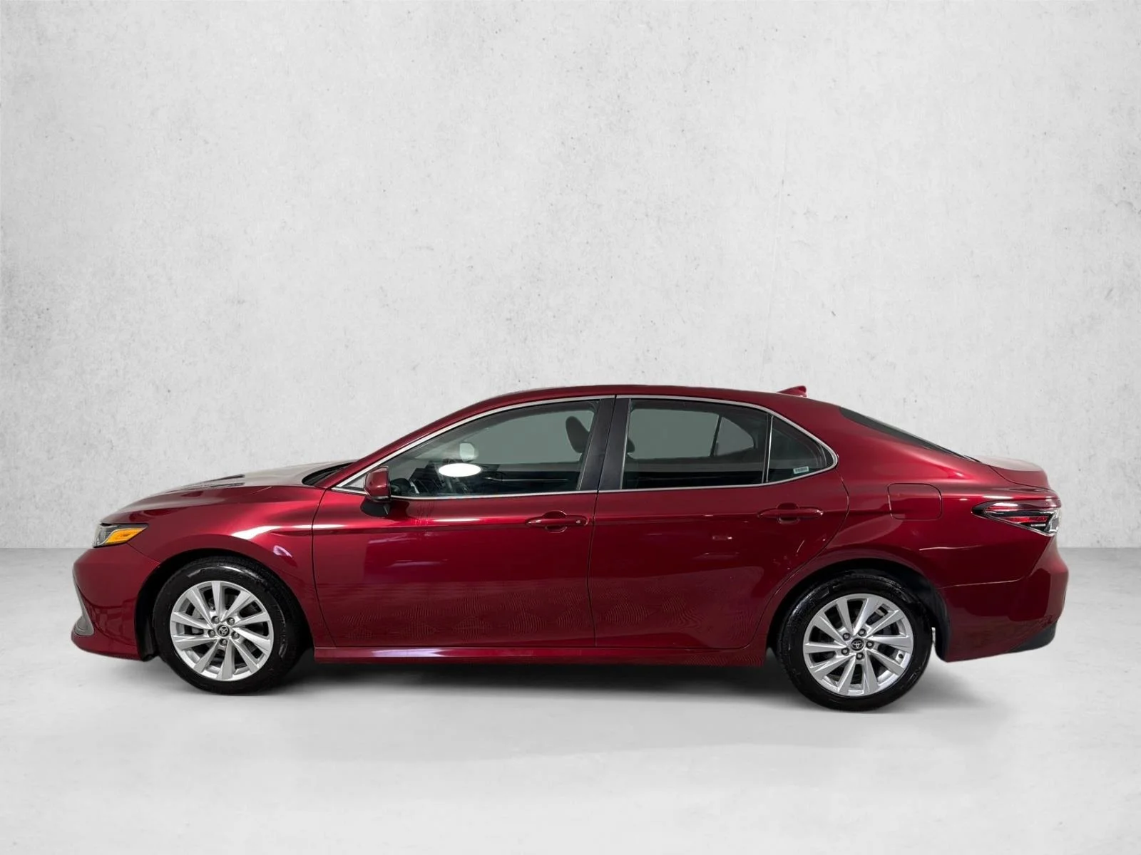 Used 2022 Red Toyota LE image 6