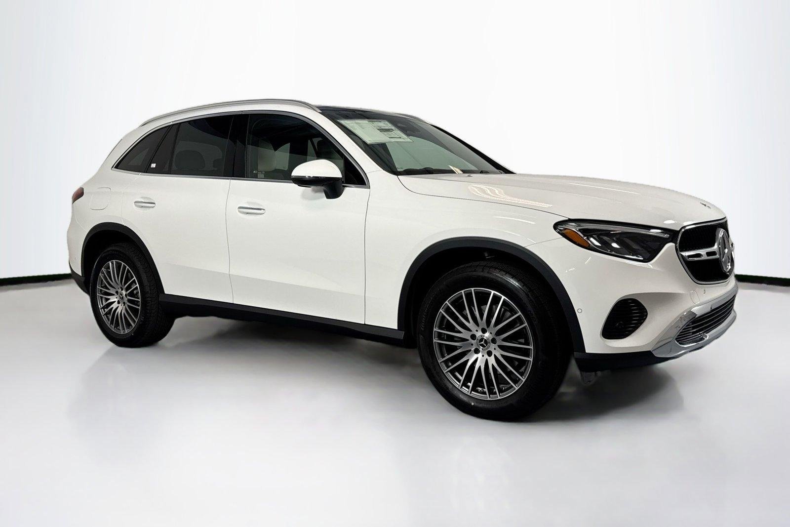 New 2026 Polar White Mercedes-Benz GLC 300 image 3