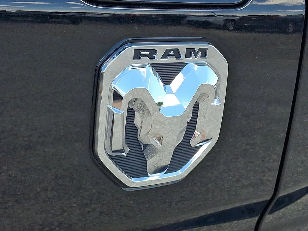 New 2026 Diamond Black Crystal Pearl-Coat Exterior Paint RAM Laramie image 22