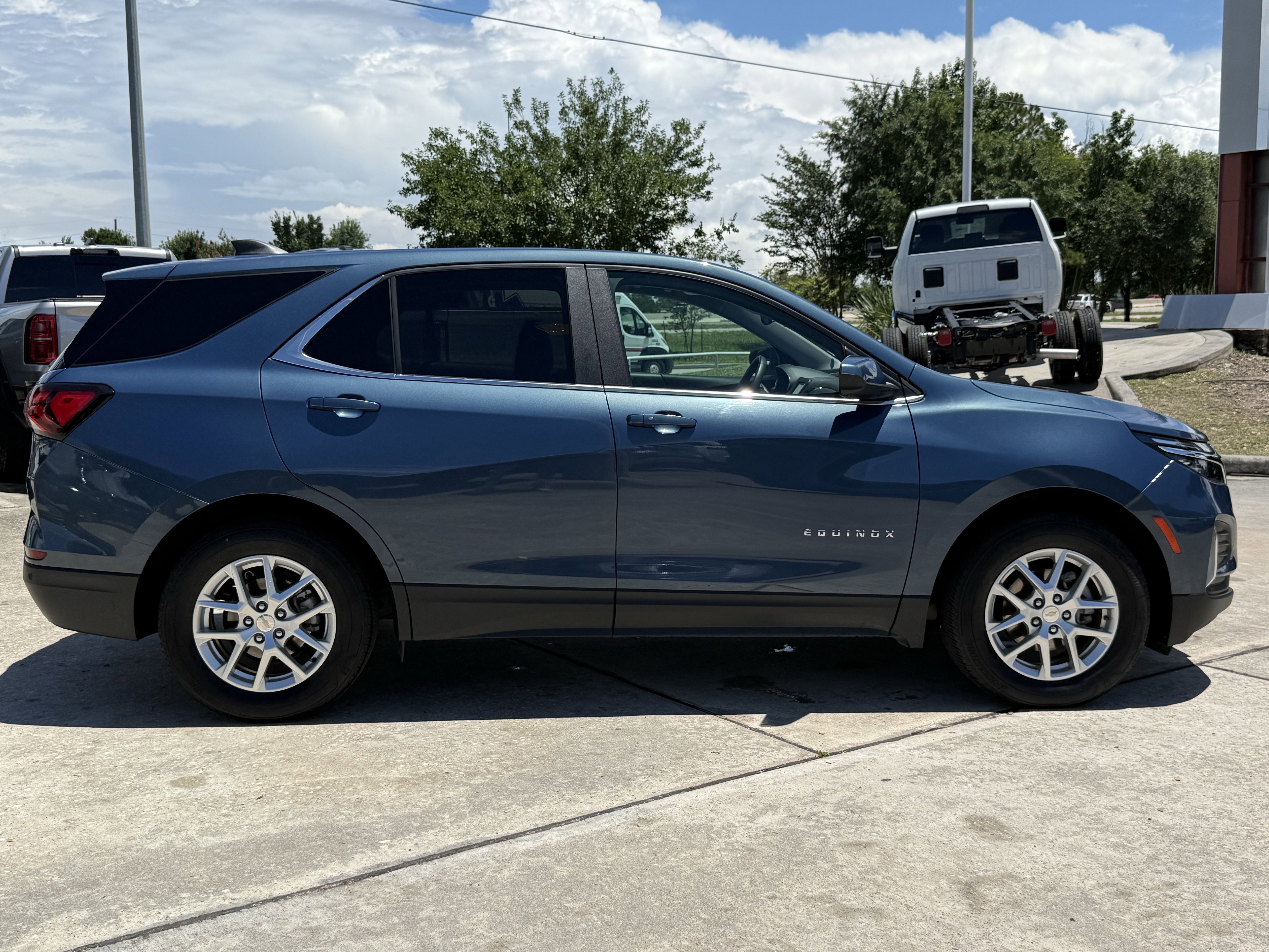 Used 2024 Lakeshore Blue Metallic Chevrolet  image 3