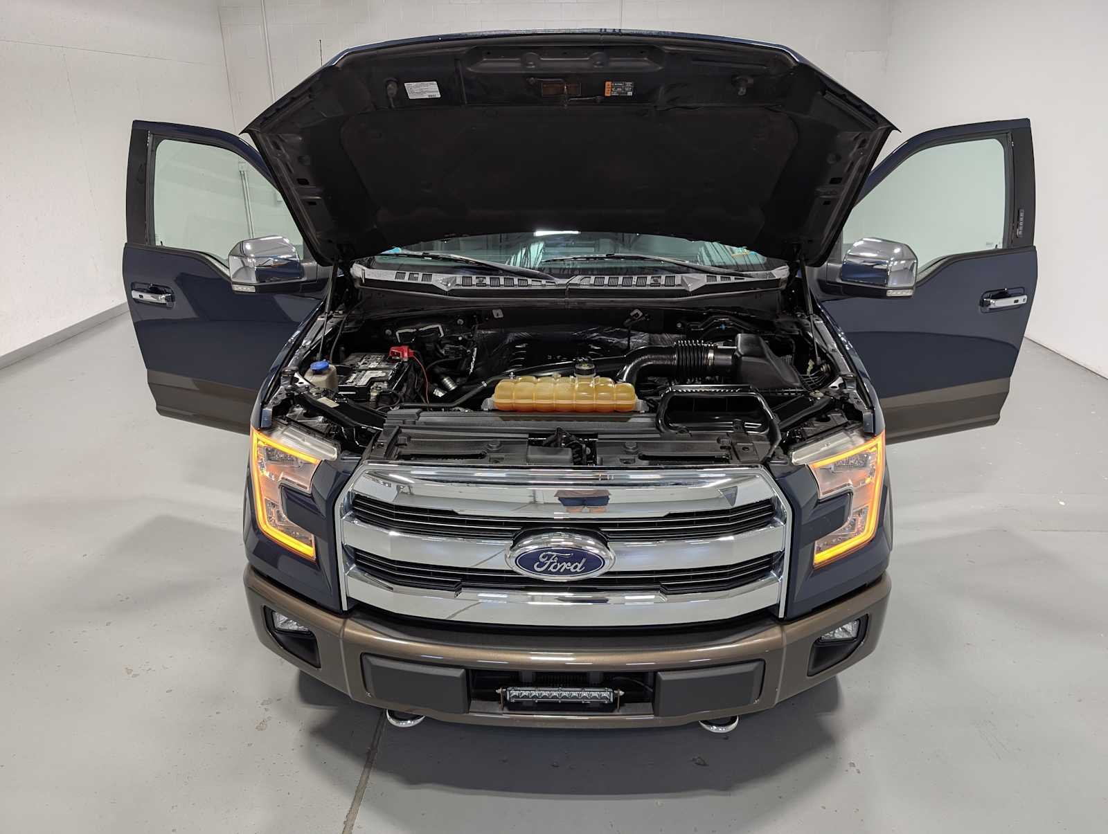 Used 2016 Caribou Metallic Ford Lariat image 14