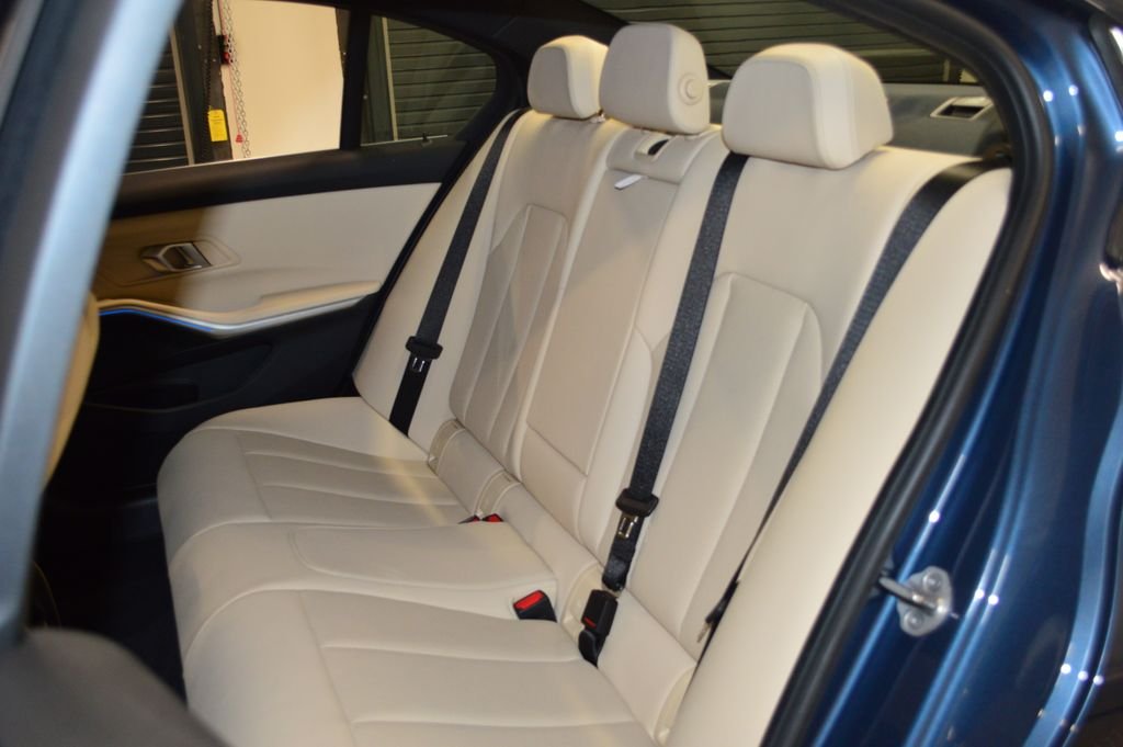 Used 2025 Blue BMW 330i image 33