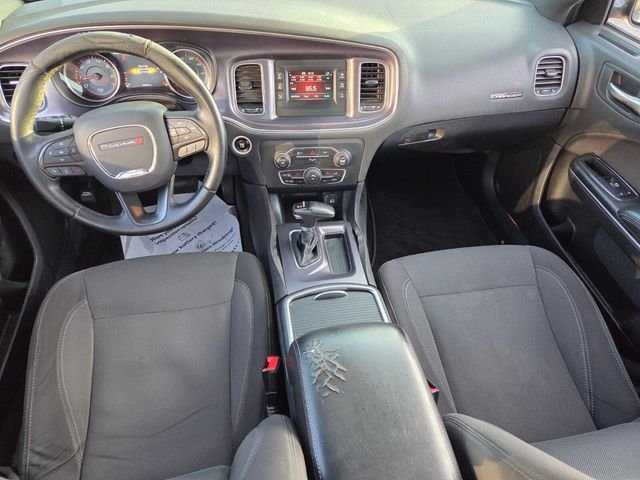 Used 2015 Silver Dodge SE image 9