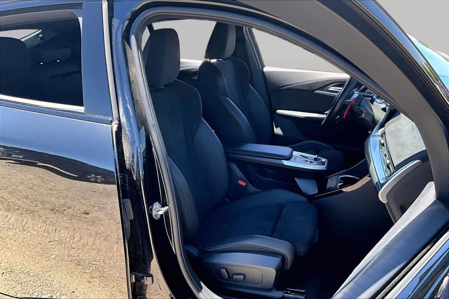 Used 2024 Black Sapphire Metallic BMW M35i image 7