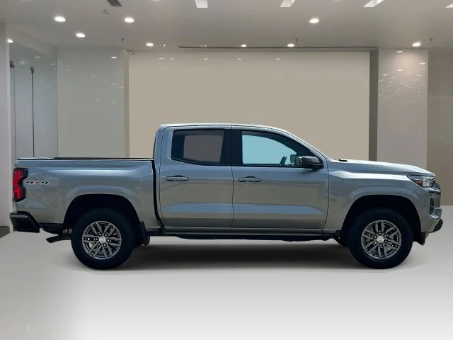Used 2024 Gray Chevrolet LT image 6