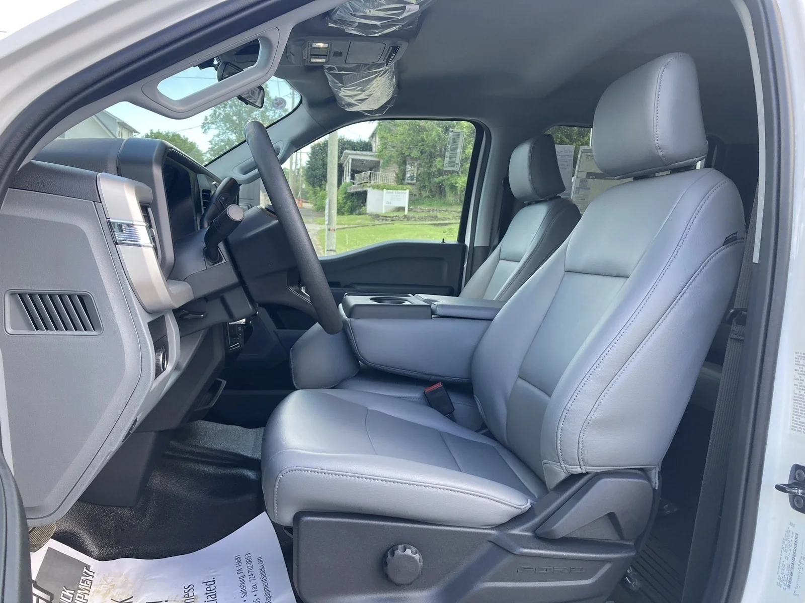 New 2026 Oxford White Ford F-450® XL image 19