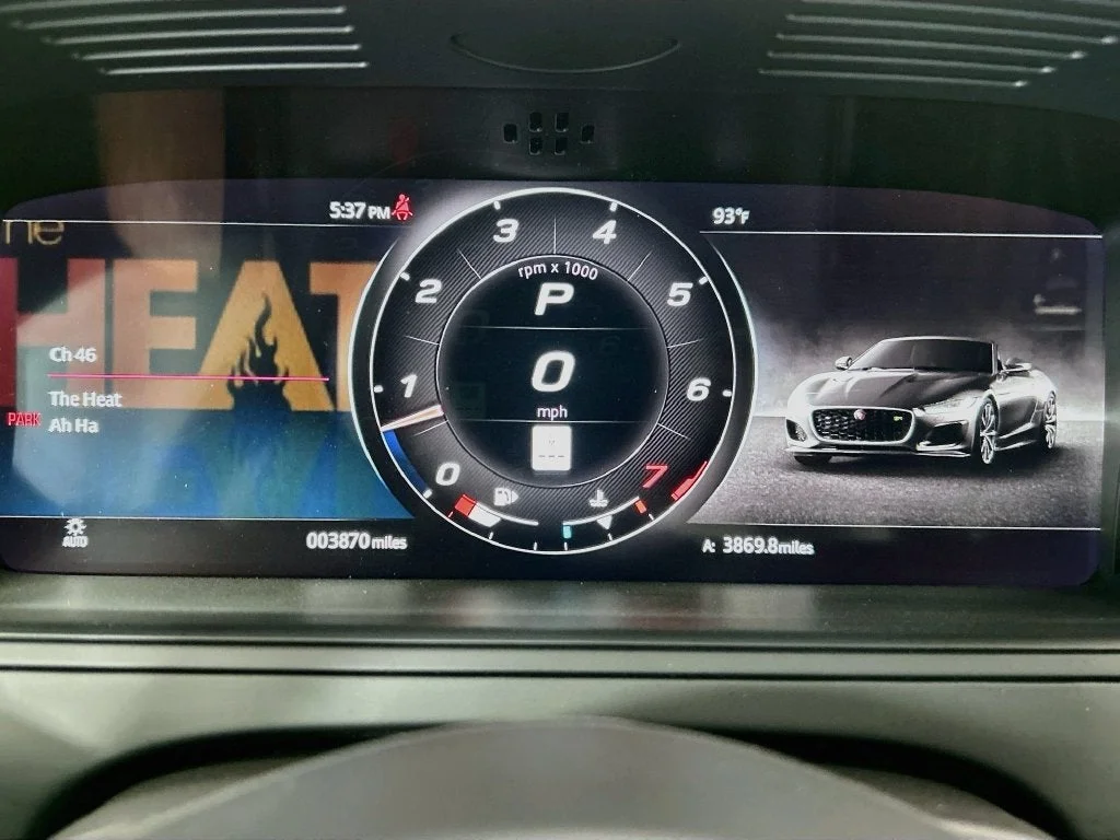 2024 Jaguar F-Type R75 - Photo 36