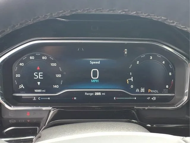 Used 2025 Summit White Chevrolet LT image 11