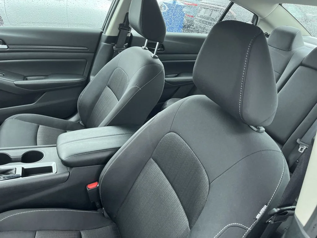 Used 2025 Black Nissan 2.5 SV image 13
