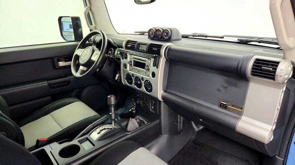Used 2014 Heritage Blue Toyota 4WD 4dr Automatic image 22