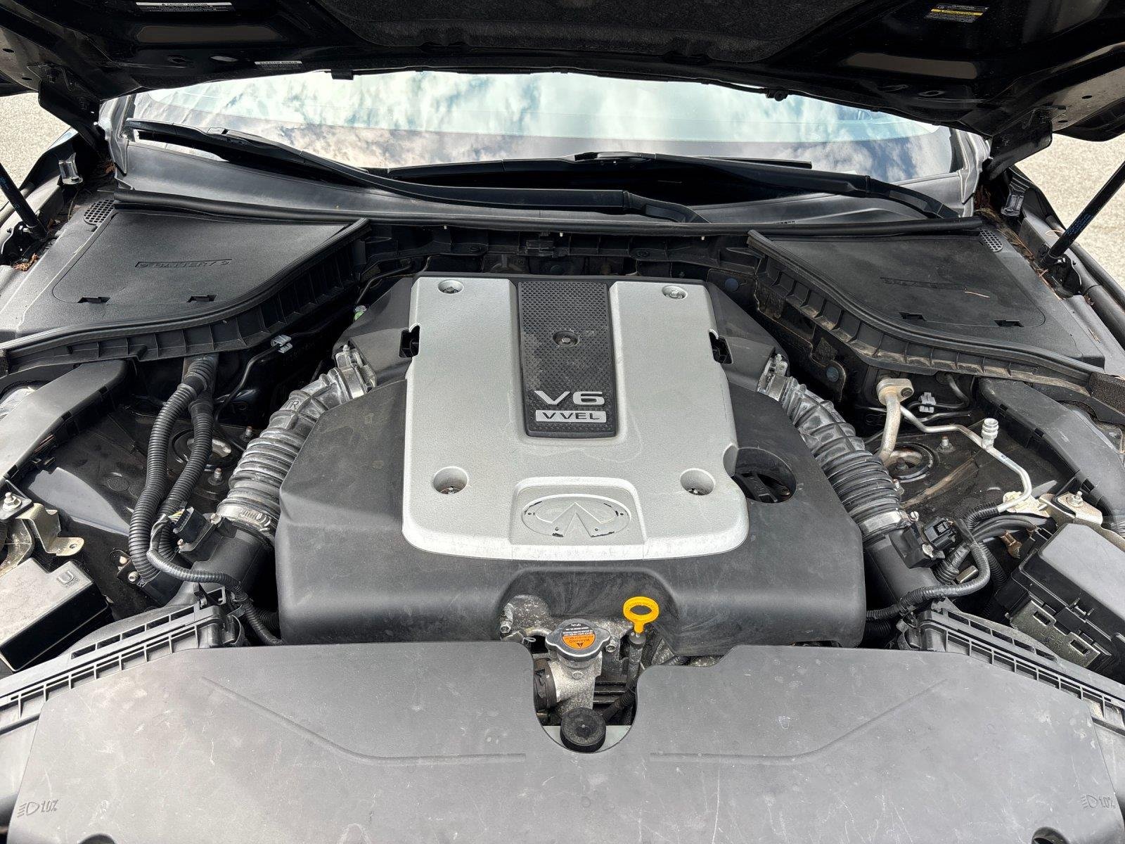 Used 2015 Black Obsidian INFINITI Premium image 9