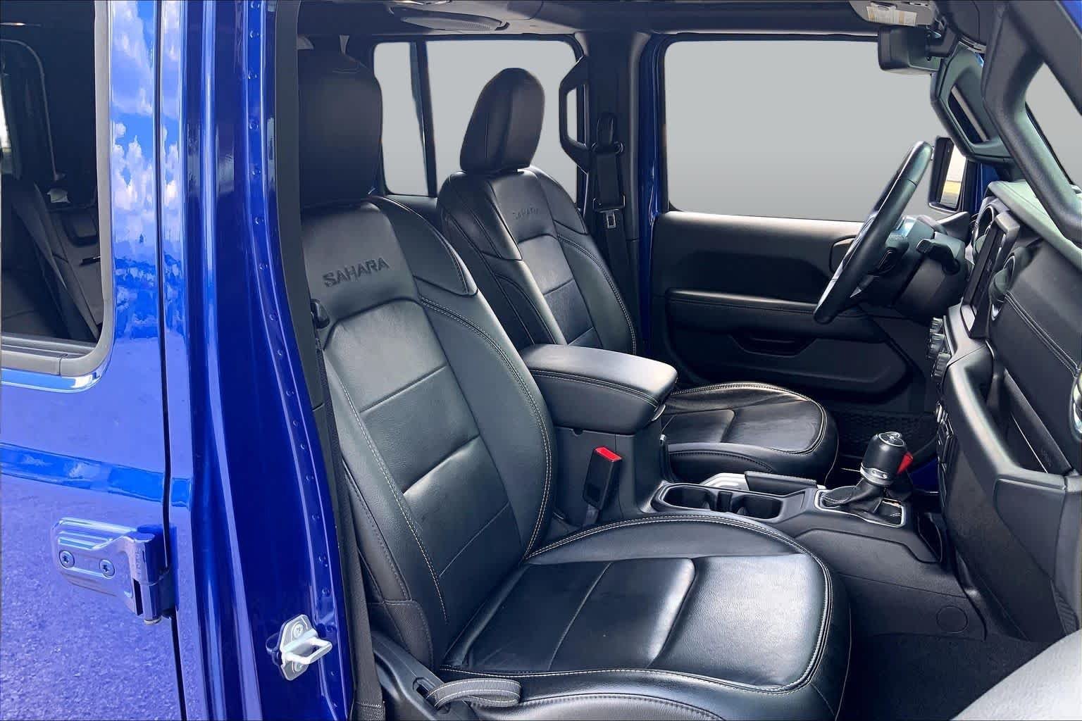 Used 2020 Ocean Blue Metallic Clearcoat Jeep Sahara image 9