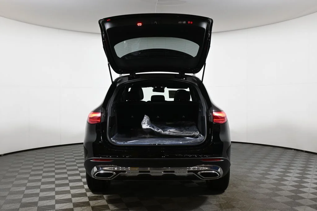 Used 2026  Mercedes-Benz GLC 300 image 28