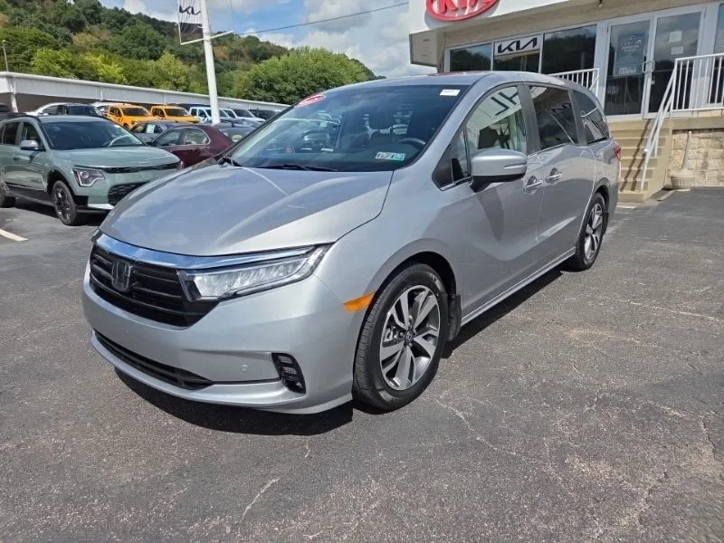 Used 2023  Honda Touring image 3
