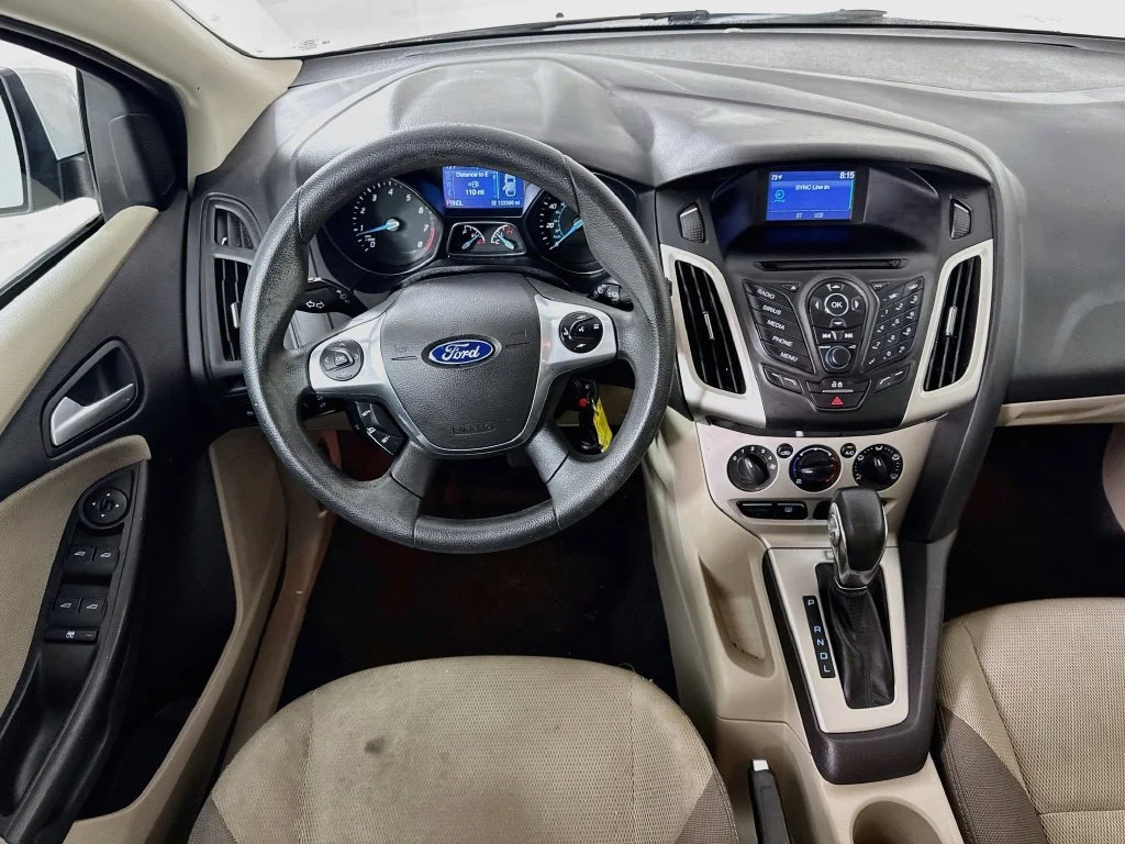 Used 2014 Oxford White Ford SE image 25