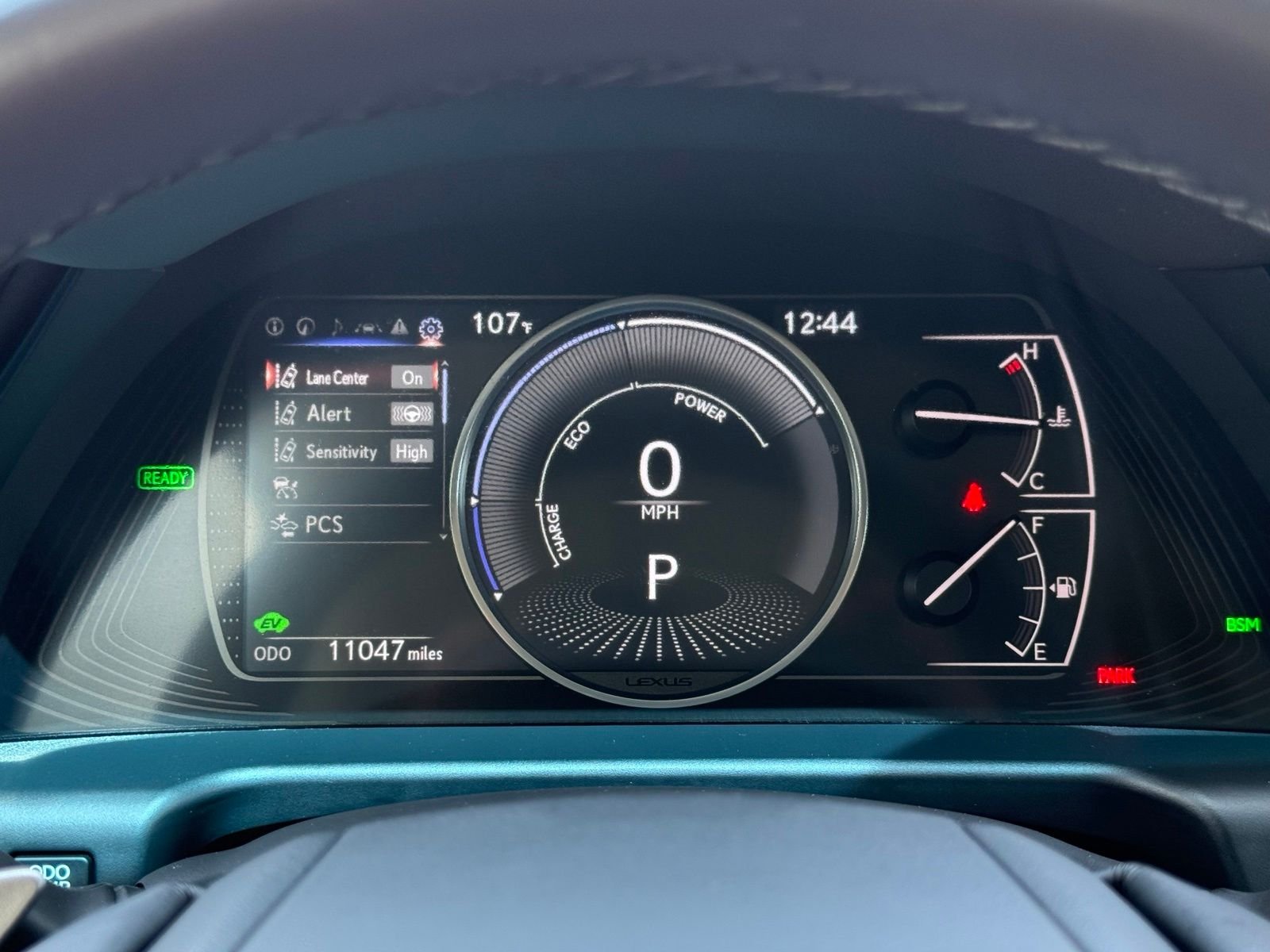 Used 2025 Silver Lexus 300h image 30