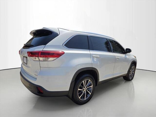 Used 2019 Blizzard Pearl Toyota XLE image 5