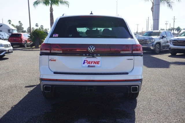 New 2026 Opal White Pearl Volkswagen 2.0T Peak Edition image 8