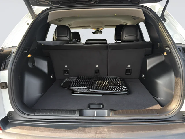 Used 2021 White Jeep Trailhawk image 14