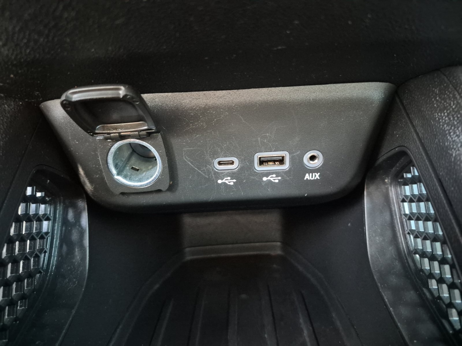 Used 2023 STERLING GRAY METALLIC Chevrolet LT image 20