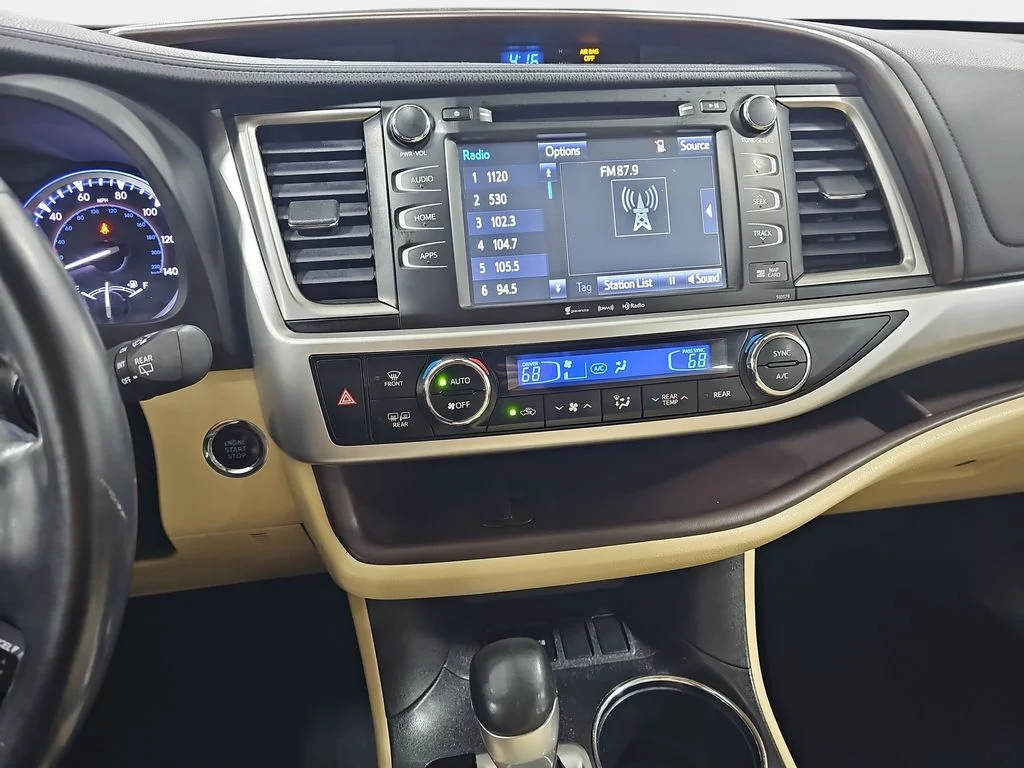 Used 2017 Black Toyota XLE image 22
