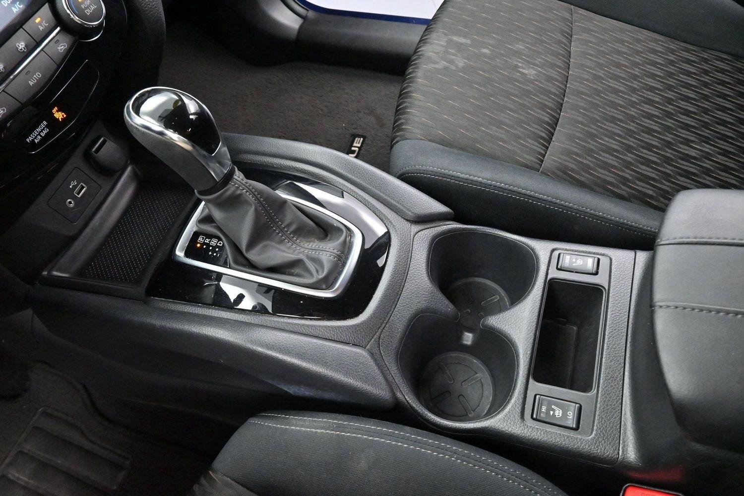 Used 2018 Caspian Blue Nissan SV image 27
