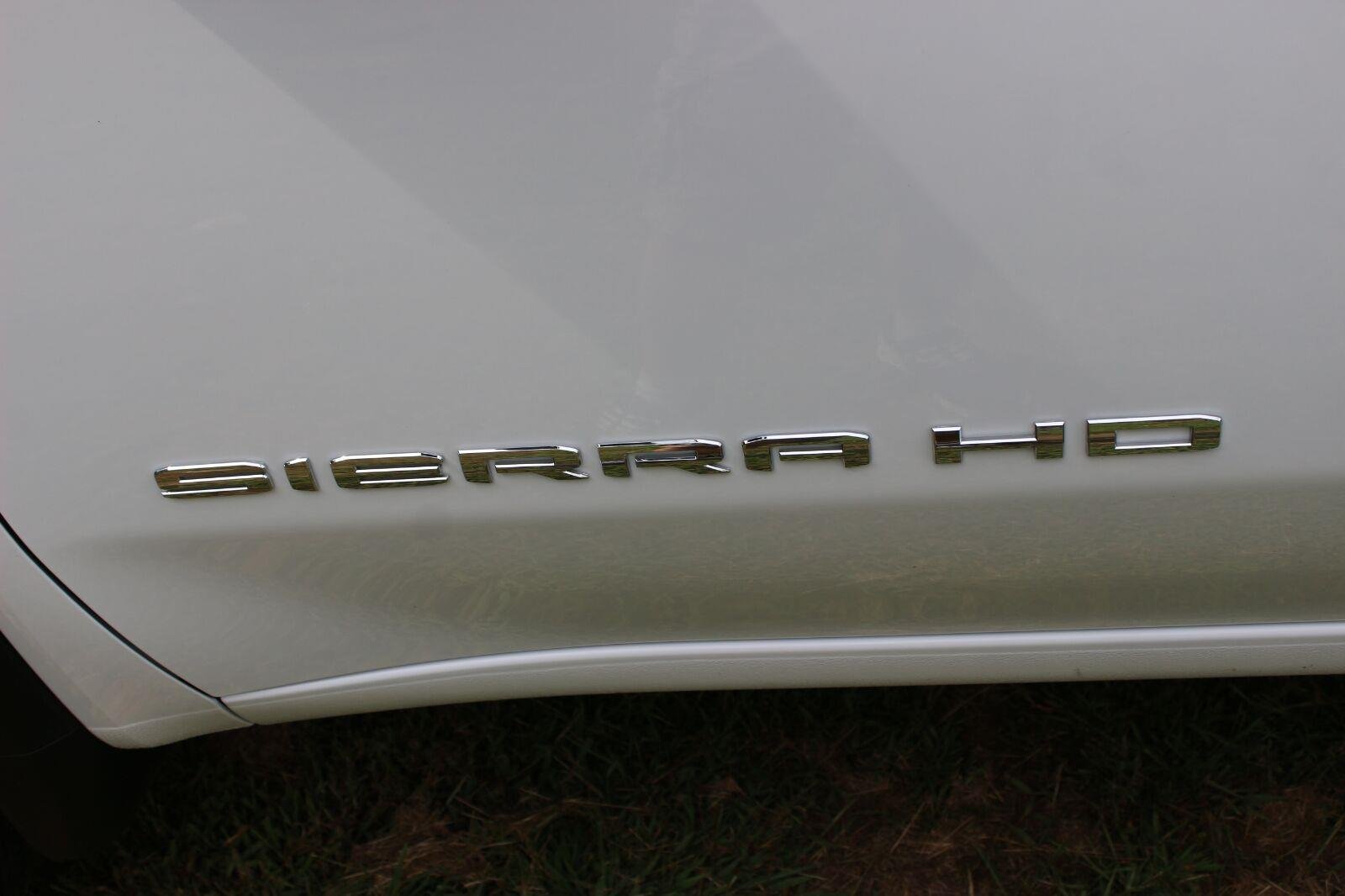 New 2026 Summit White GMC Pro image 9