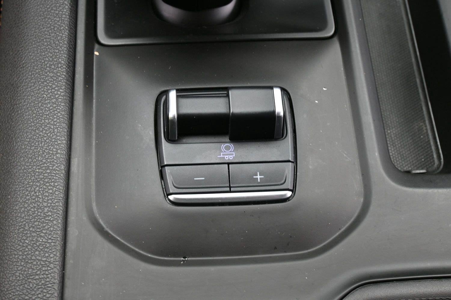 Used 2023 SUMMIT WHITE GMC AT4 image 25