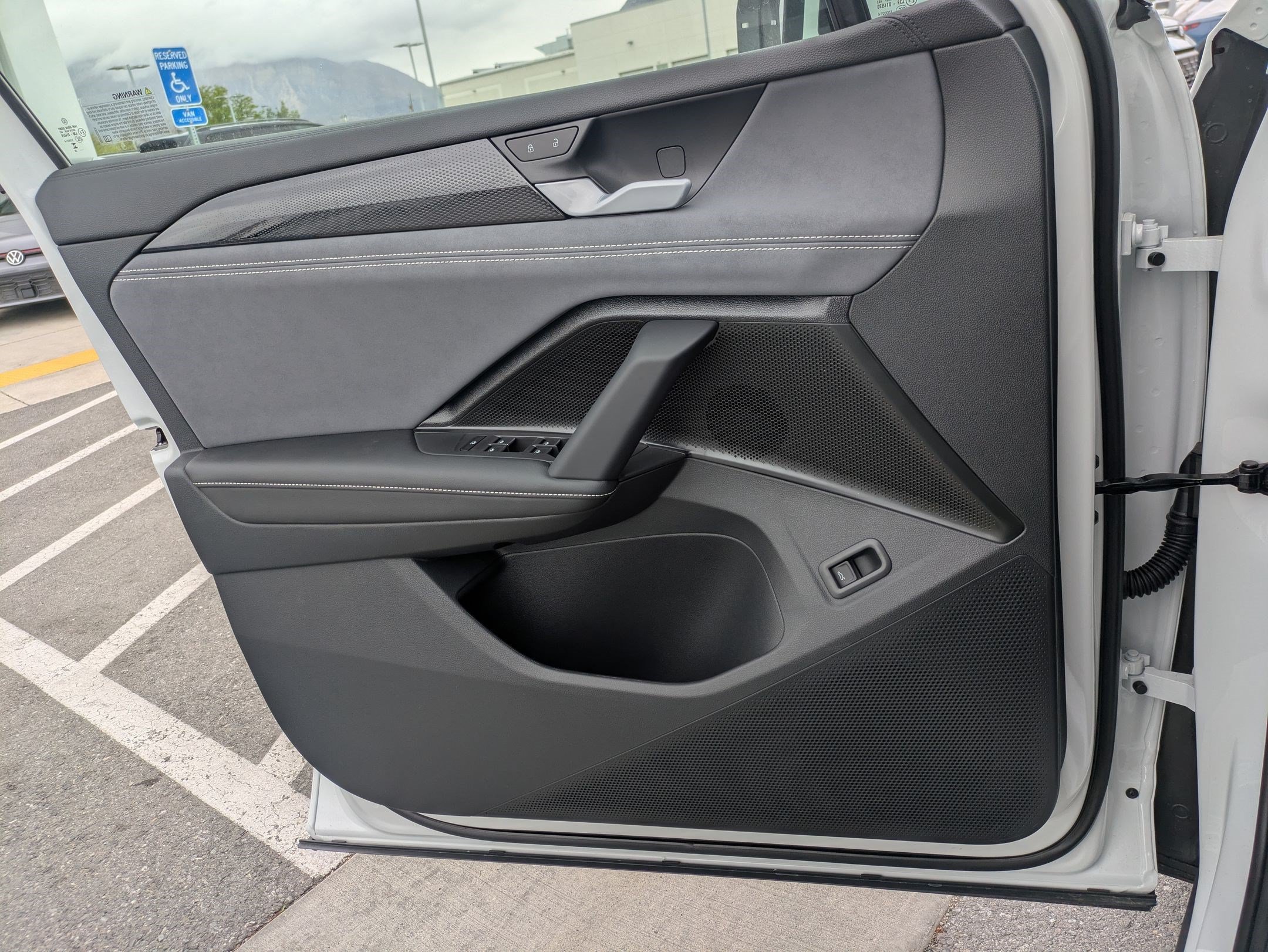 New 2026 Pure White Volkswagen SE image 11