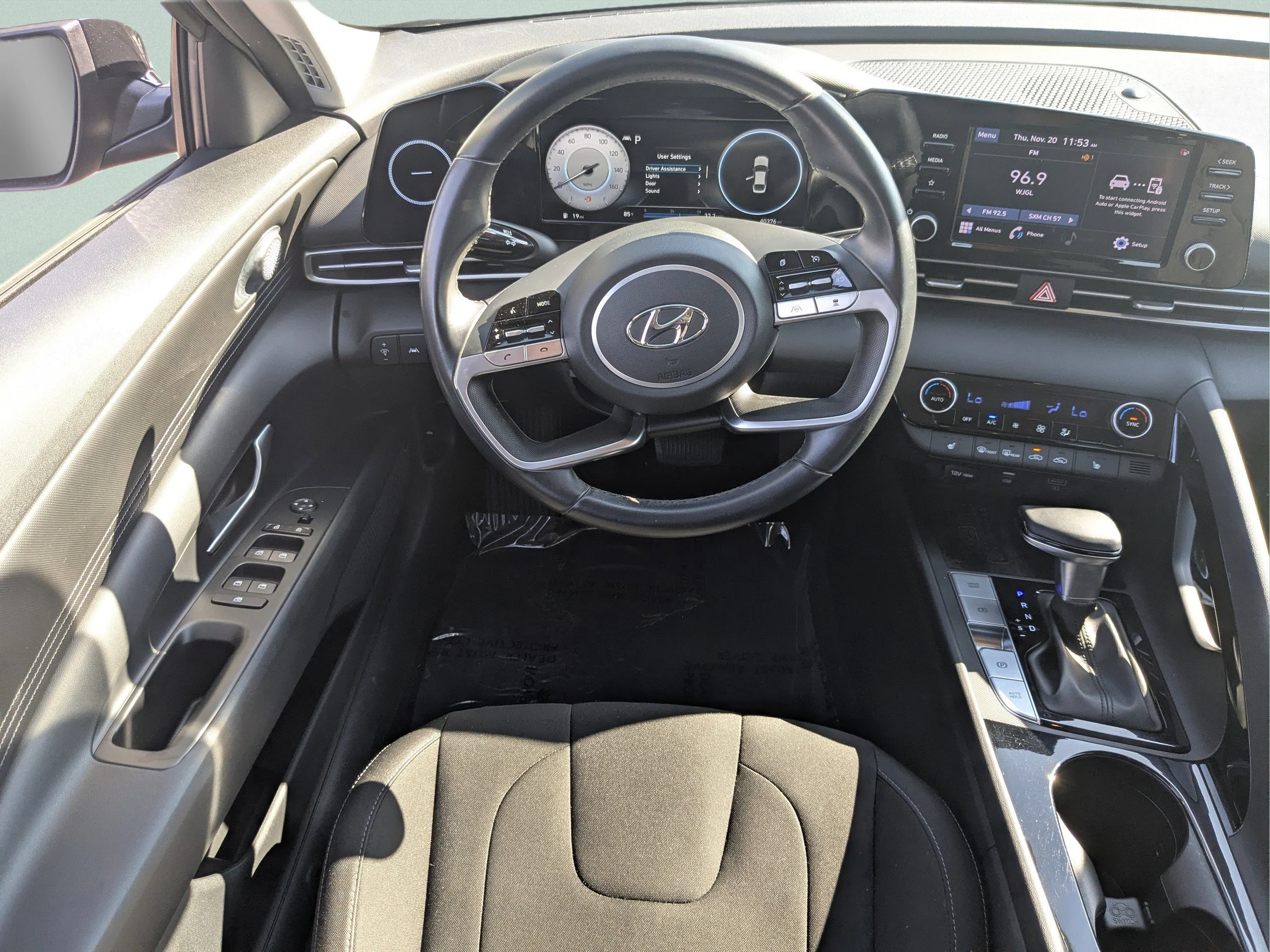 Used 2022 Phantom Black Hyundai SEL image 13