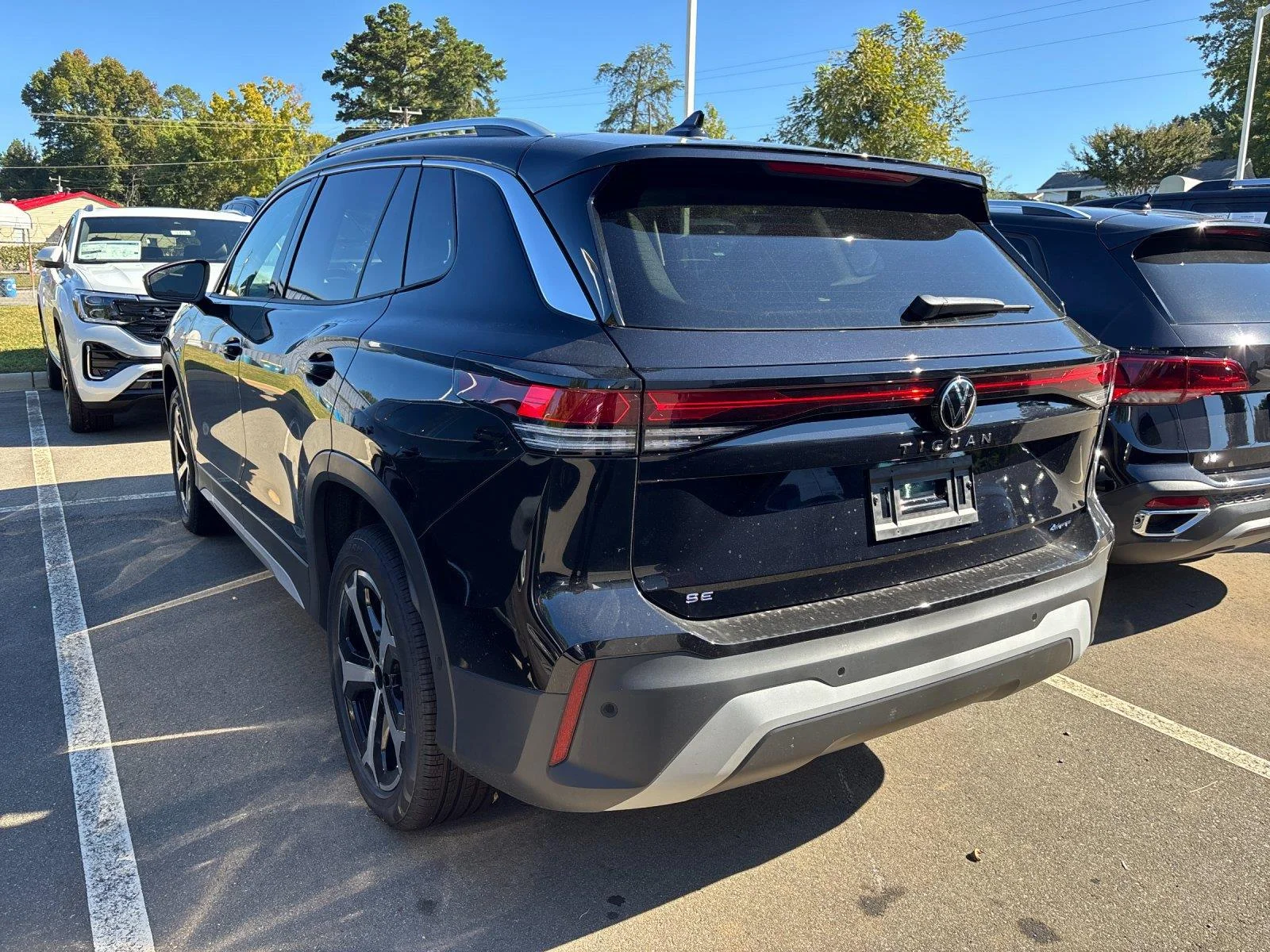 New 2026 Deep Black Pearl Volkswagen SE image 3