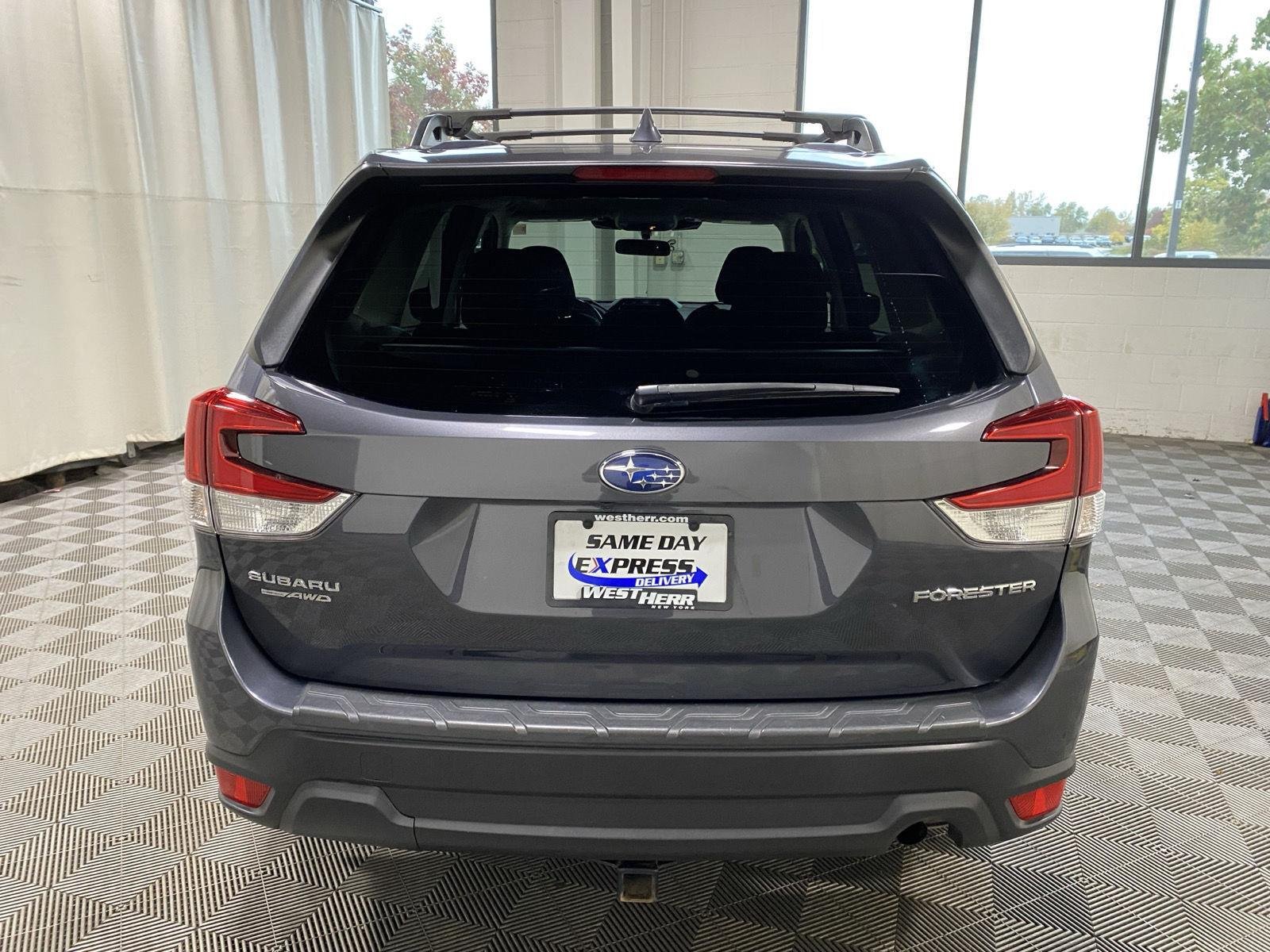 Used 2022 Magnetite Gray Metallic Subaru Premium image 7