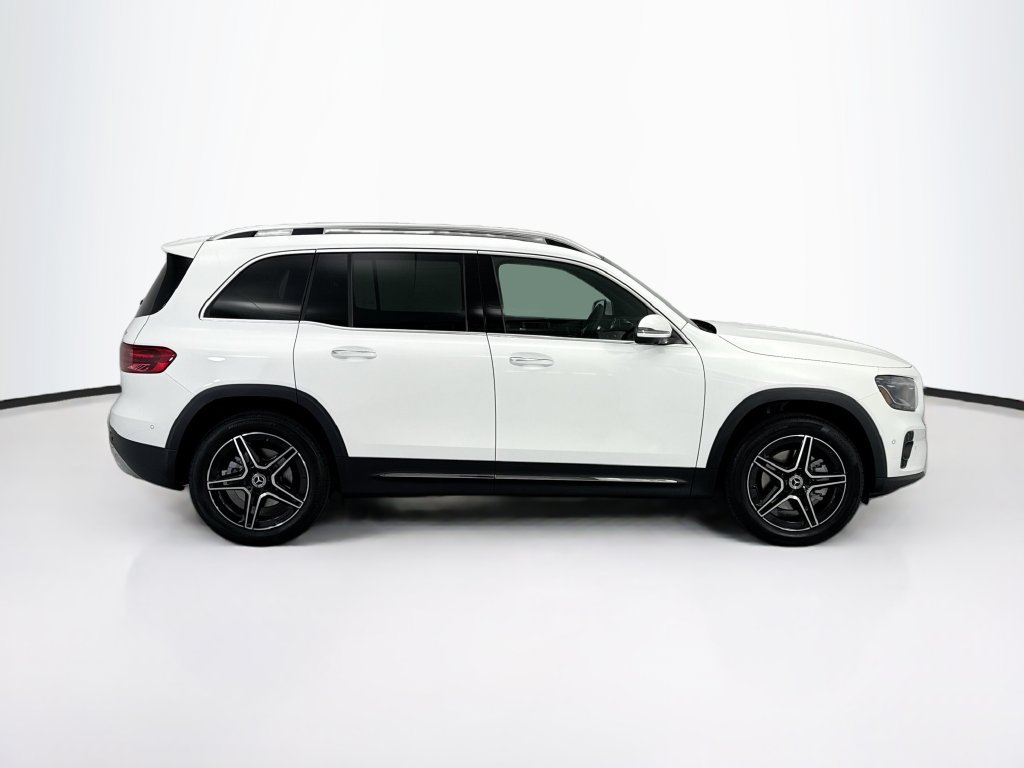 New 2026 Polar White Mercedes-Benz GLB 250 image 4