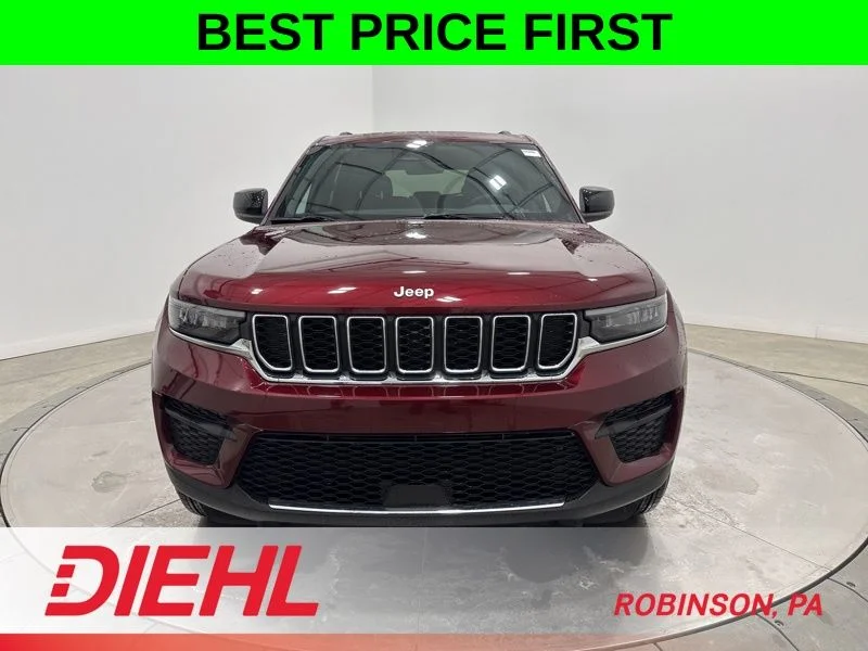 New 2026 Velvet Red Pearl-Coat Exterior Paint Jeep Laredo X image 2