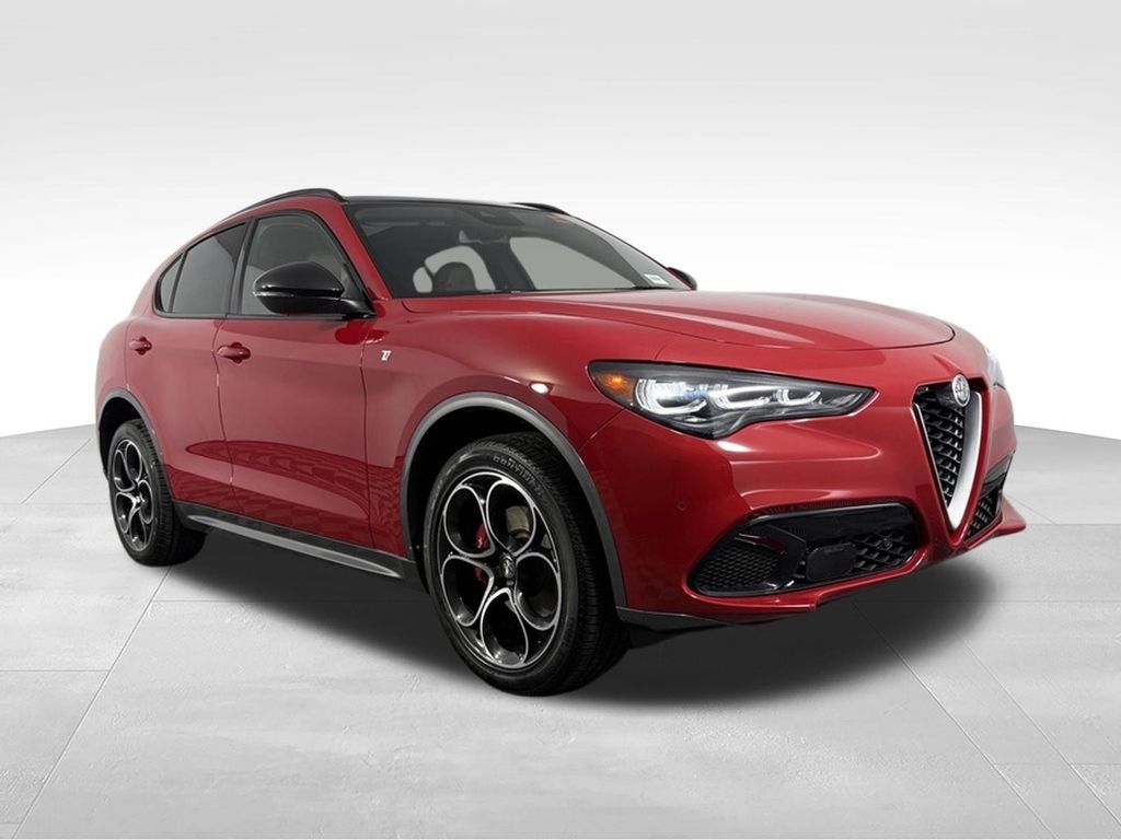 Used 2024 Alfa Rosso Alfa Romeo Ti image 5