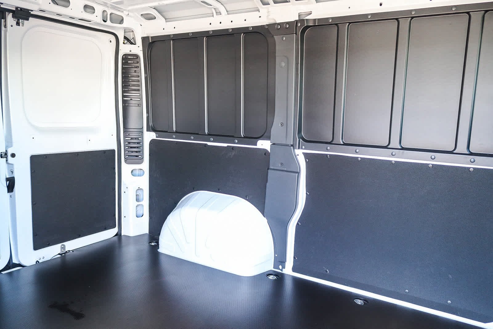 New 2027 Bright White Clearcoat RAM Tradesman image 27