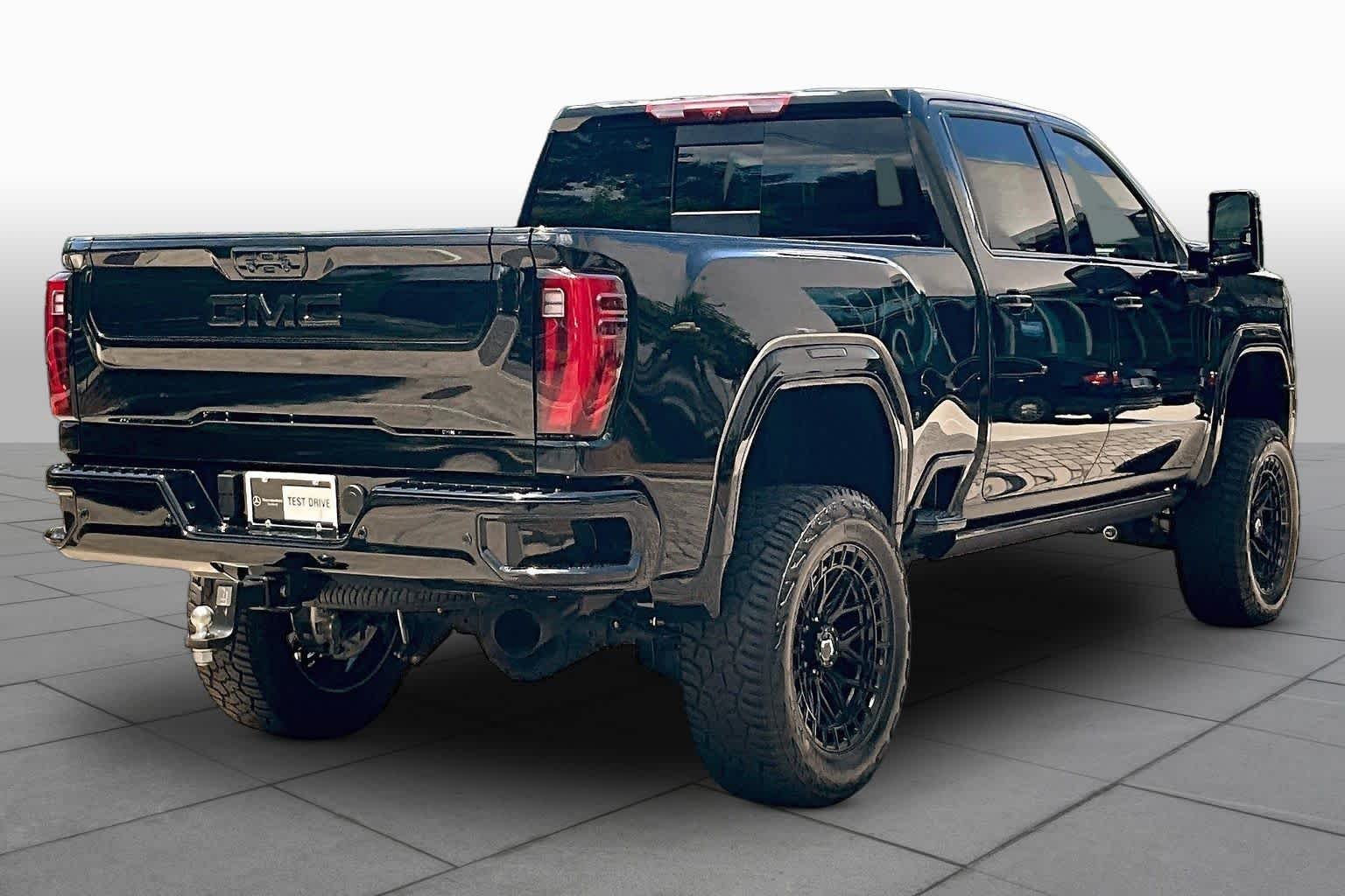 Used 2025 Onyx Black GMC Denali Ultimate image 12