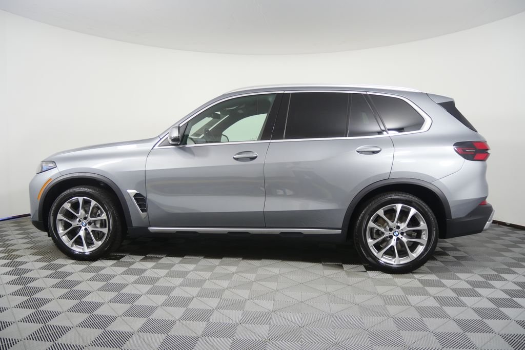 Certified Used 2026 Skyscraper Grey Metallic BMW sDrive40i image 2