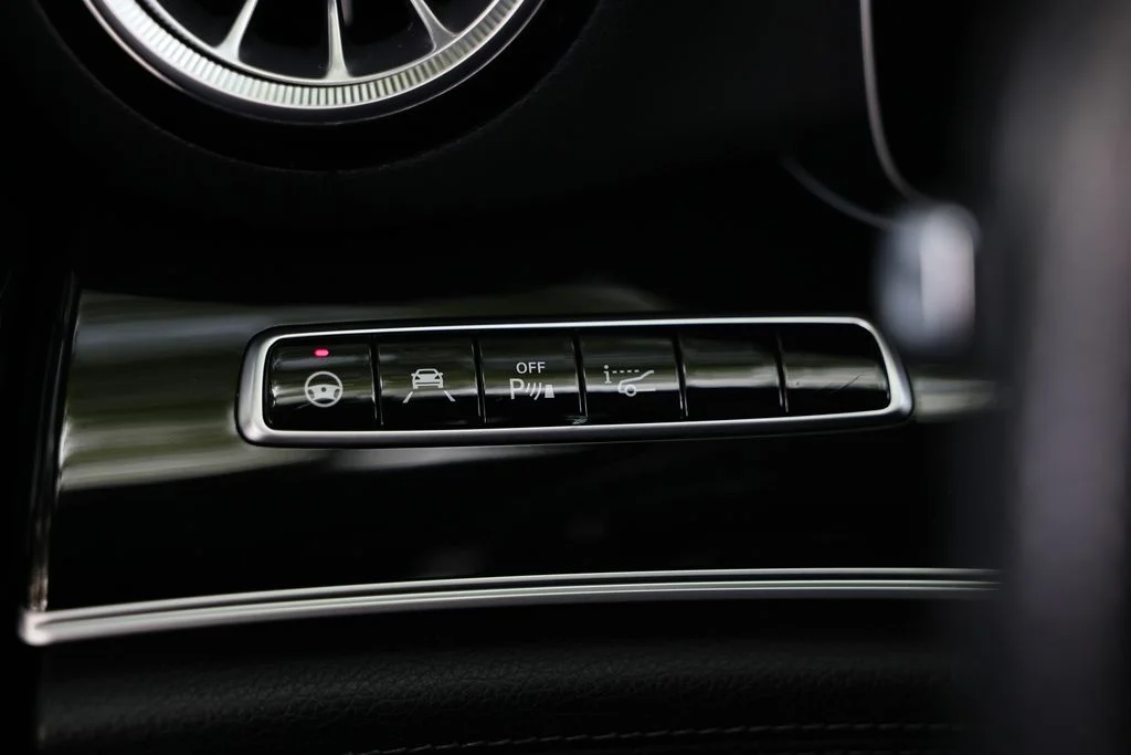 Used 2020 Brilliant Blue Metallic Mercedes-Benz Base image 36