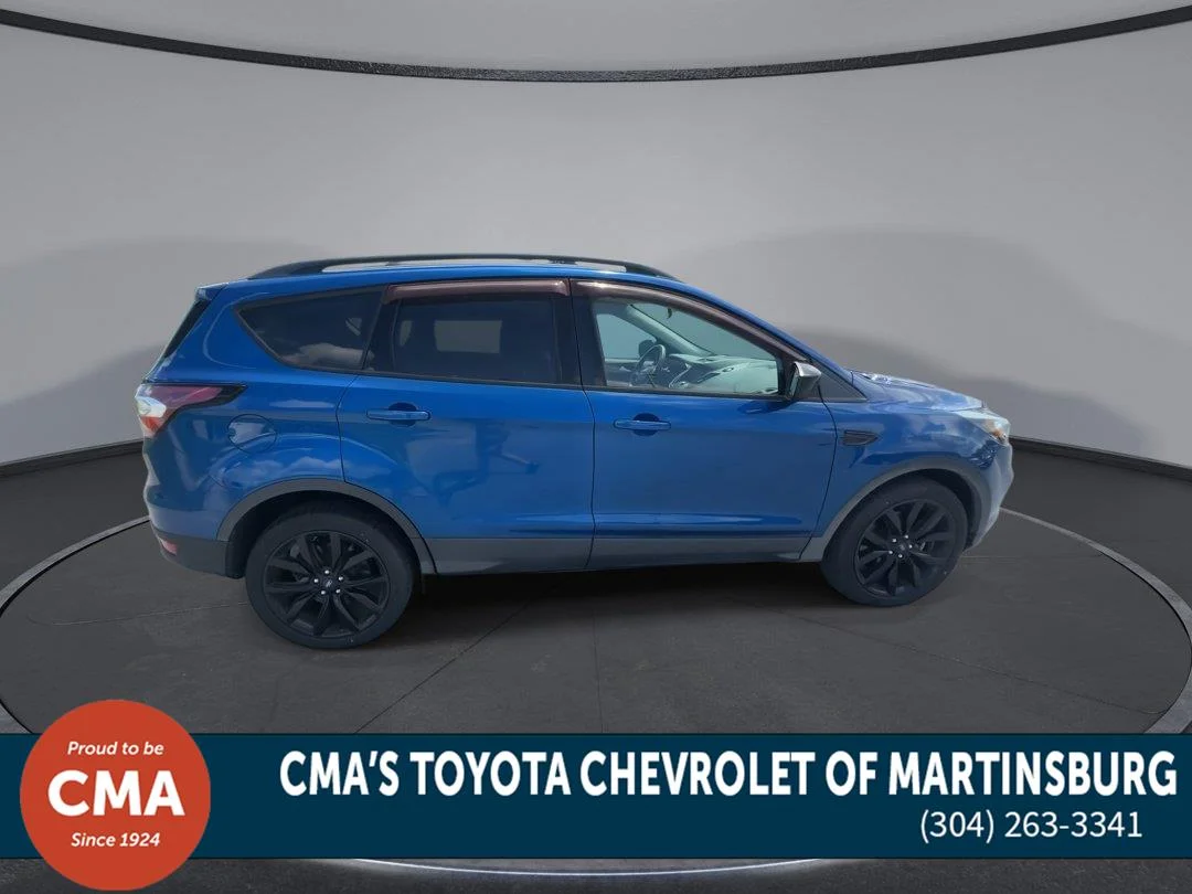 Used 2017 Lightning Blue Ford SE image 9