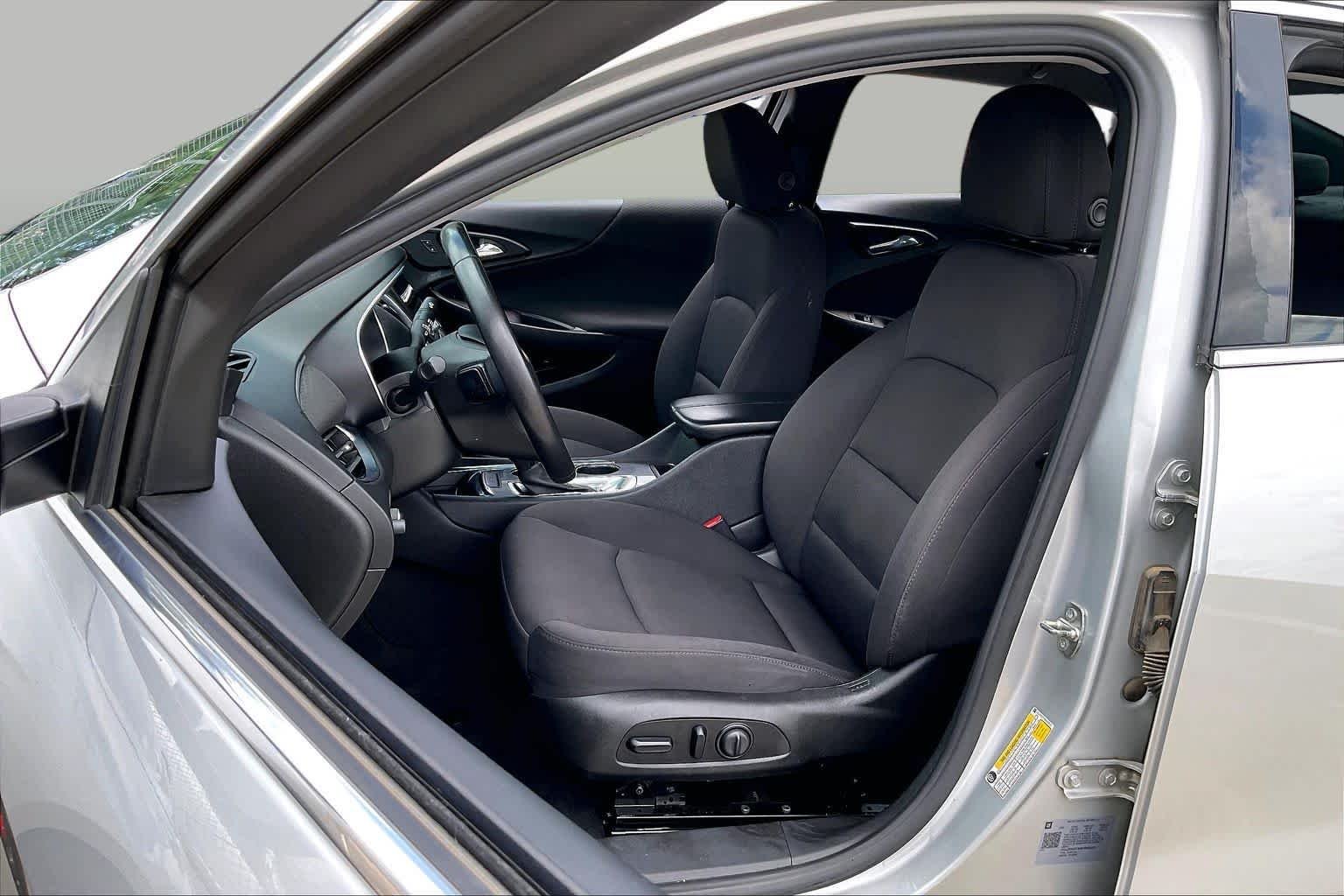 Used 2021 Silver Ice Metallic Chevrolet LT image 7