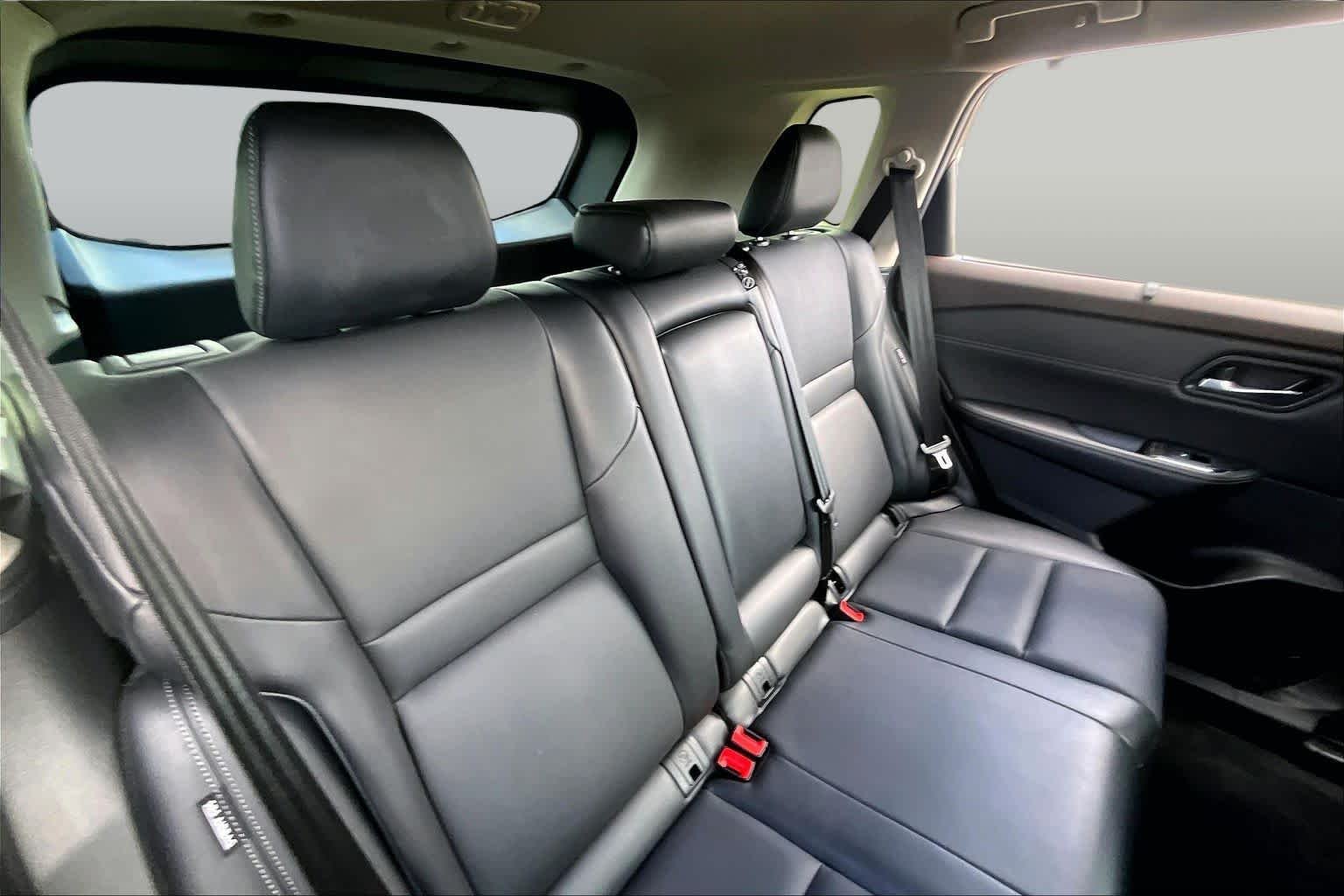 Used 2023 Boulder Gray Pearl/Super Black Nissan SV image 20
