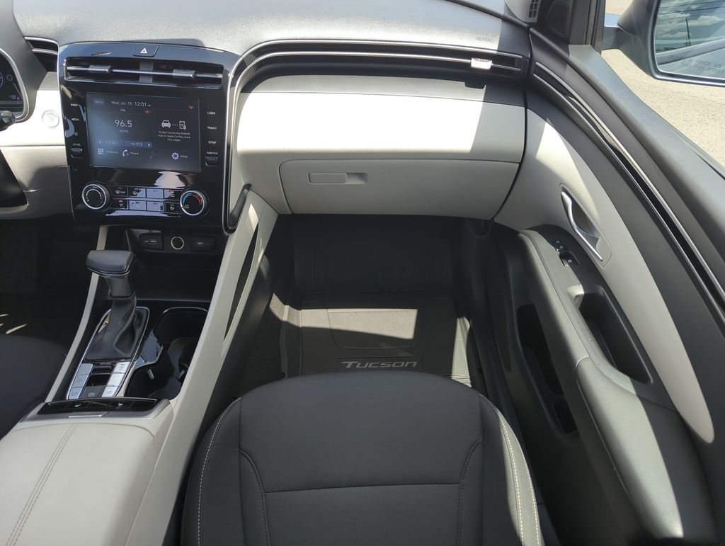 Used 2022 Gray Hyundai SEL image 16