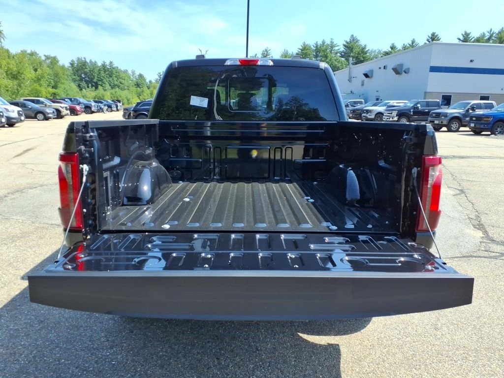 New 2026 Agate Black Metallic Ford XLT image 8