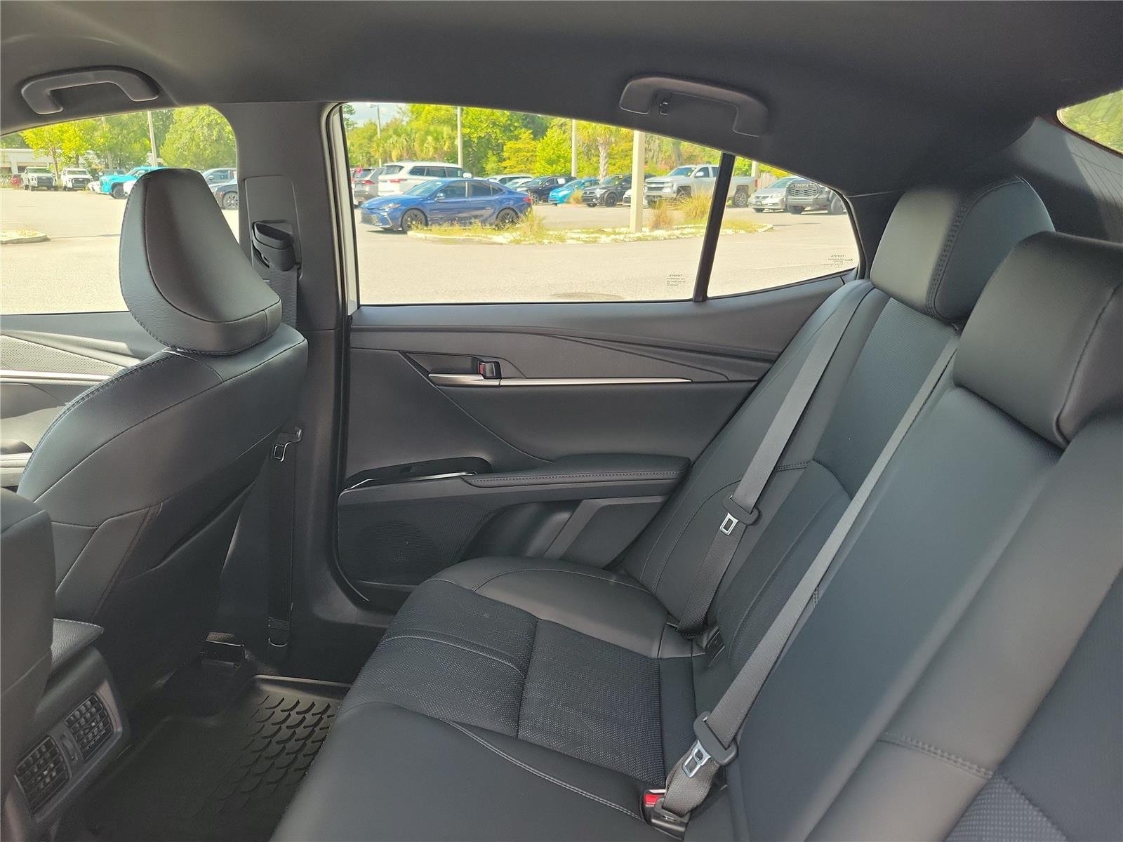 Used 2026 Wind Chill Pearl Toyota XSE image 13