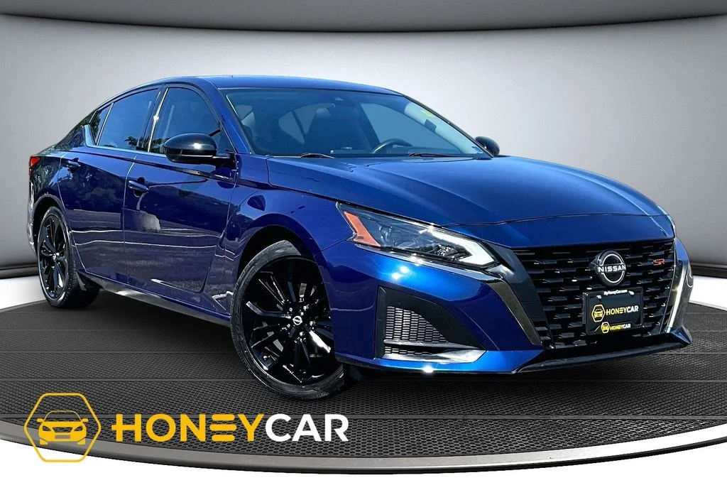 Certified Used 2023 Blue Nissan 2.5 SR image 1