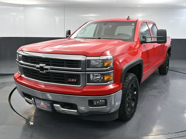 Used 2015 Red Chevrolet LT image 12
