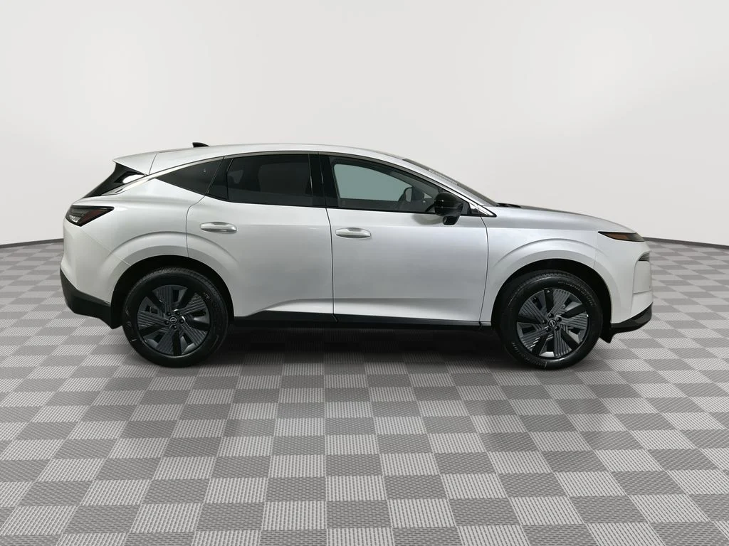 New 2026 White Nissan SL image 9
