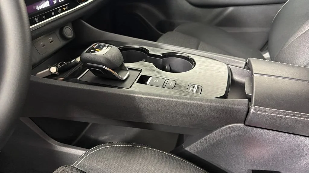 Used 2021 Gray Nissan SV FWD image 23